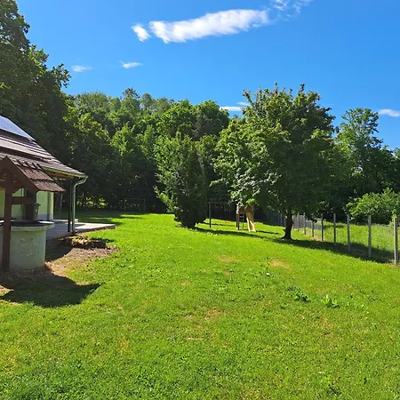 Garamszegi Szajki Vendeghaz Guest house Hosszupereszteg